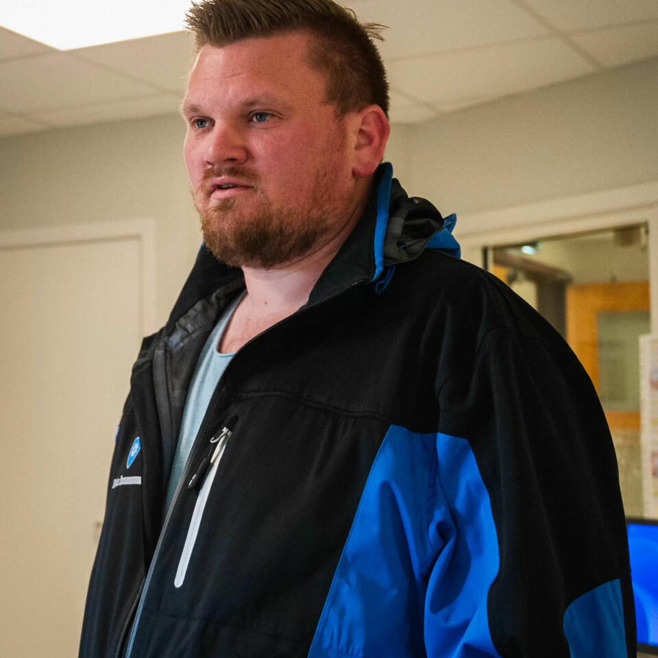 KREVENDE: – På omsorgsboligen er du der egentlig som «deg selv», for å hjelpe og støtte personen gjennom dagen. På psykiatrisk avdeling er du der også for å lytte og støtte, det kan være krevede, men du har mange rundt deg. Jeg serverer mat, driver stell og pleie på sykehjem, forteller han. KREVENDE: – På omsorgsboligen er du der egentlig som «deg selv», for å hjelpe og støtte personen gjennom dagen. På psykiatrisk avdeling er du der også for å lytte og støtte, det kan være krevede, men du har mange rundt deg. Jeg serverer mat, driver stell og pleie på sykehjem, forteller han.