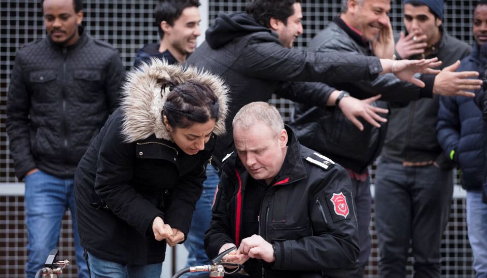 SPLINTEN: Ikke alle har prøvd å dra ut splinten før. Ove Frydeneberg demonstrerer. SPLINTEN: Ikke alle har prøvd å dra ut splinten før. Ove Frydeneberg demonstrerer.