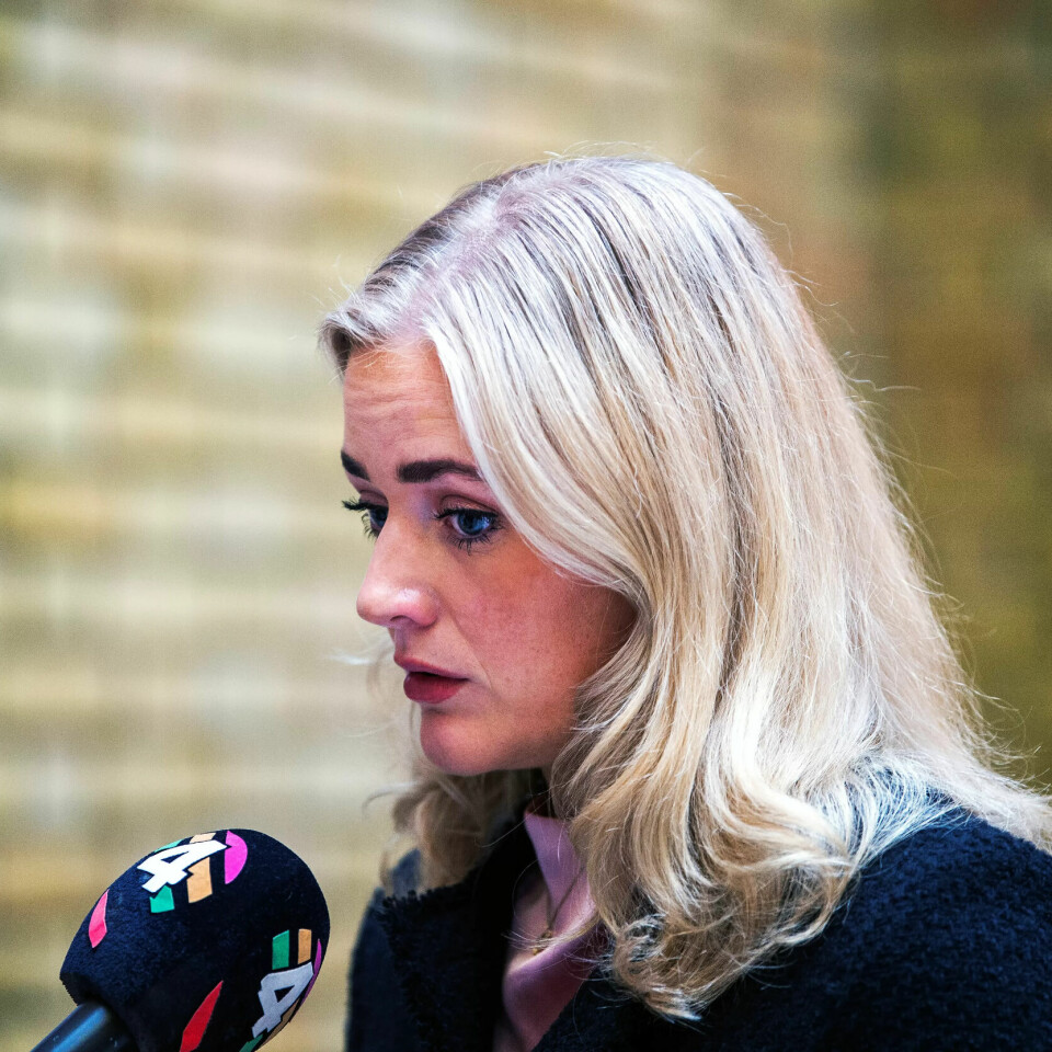 SVARER: – Den brede evalueringen av voldserstatningsregelverket som departementet har lagt opp til, mener jeg imidlertid at vil gi et godt grunnlag for å vurdere eventuelle endringsbehov i loven og ordningen, skriver tidligere justisminister Emilie Enger Mehl i et svar på et skriftlig spørsmål fra SV på Stortinget. SVARER: – Den brede evalueringen av voldserstatningsregelverket som departementet har lagt opp til, mener jeg imidlertid at vil gi et godt grunnlag for å vurdere eventuelle endringsbehov i loven og ordningen, skriver tidligere justisminister Emilie Enger Mehl i et svar på et skriftlig spørsmål fra SV på Stortinget.