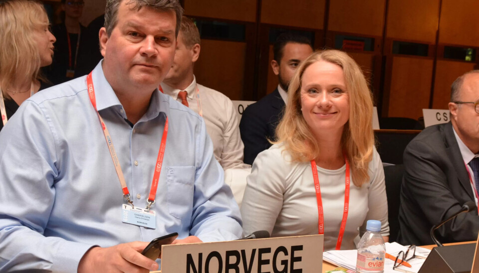 De representerer hver sin side på ILO-konferansen og er uenige om den norske virkeligheten, LO-leder Hans-Christian Gabrielsen og arbeids- og sosialminister Anniken Hauglie (H). De representerer hver sin side på ILO-konferansen og er uenige om den norske virkeligheten, LO-leder Hans-Christian Gabrielsen og arbeids- og sosialminister Anniken Hauglie (H).