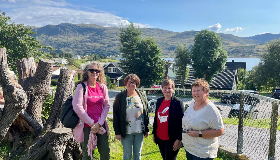 ALLE VELKOMNE ALLTID: Elisabeth Kløvtveit, ordfører Anne Kristin Førde, nestleder i Fagforbundet Helene Harsvik Skeibrok og fagleder i Stasjonen barnehage, Nina Grotle, er stolte over en barnehage med rullerende inntak ni ganger i året. ALLE VELKOMNE ALLTID: Elisabeth Kløvtveit, ordfører Anne Kristin Førde, nestleder i Fagforbundet Helene Harsvik Skeibrok og fagleder i Stasjonen barnehage, Nina Grotle, er stolte over en barnehage med rullerende inntak ni ganger i året.