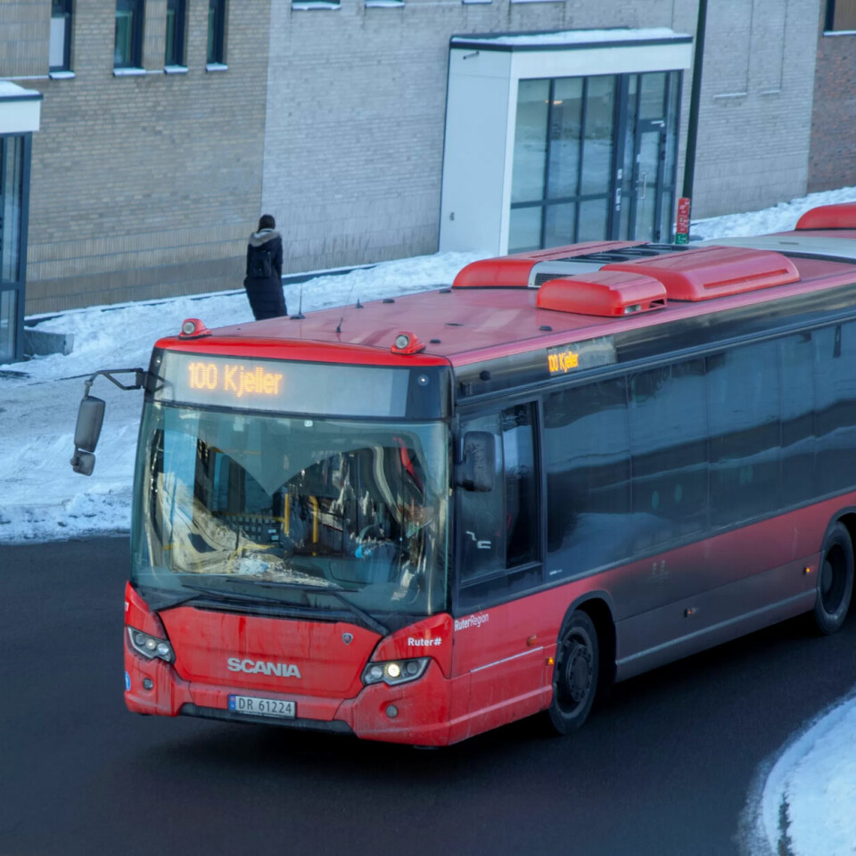 Prisen på busstransport har steget mye mer enn prisen på bensin. Prisen på busstransport har steget mye mer enn prisen på bensin.