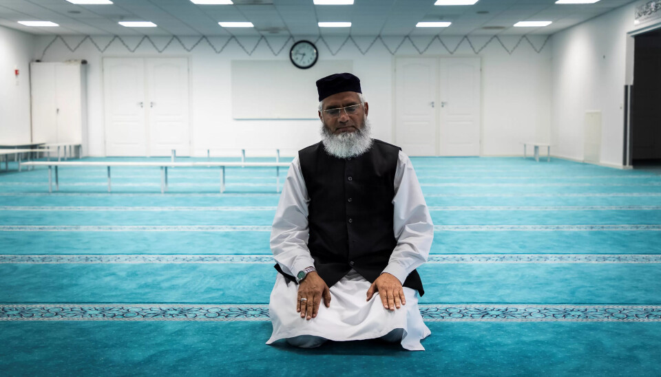 Får invitasjon: Imam Syed Ashraf i Al Noor Islamic center i Bærum etterlyste større interesse for arbeidsforholdene i moskeen og for samarbeid med imamene. Nå blir han hørt. Får invitasjon: Imam Syed Ashraf i Al Noor Islamic center i Bærum etterlyste større interesse for arbeidsforholdene i moskeen og for samarbeid med imamene. Nå blir han hørt.