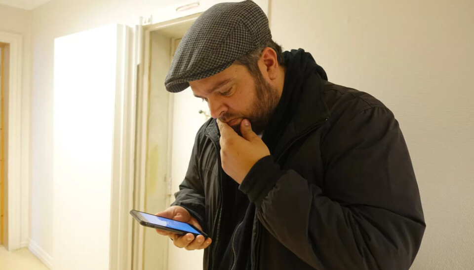 MÅ ALLTID VÆRE PÅLOGGET: Under intervjuet med Fagbladet tikker det inn en ledig vakt på telefonen. Da er det førstemann til mølla å svare ja. MÅ ALLTID VÆRE PÅLOGGET: Under intervjuet med Fagbladet tikker det inn en ledig vakt på telefonen. Da er det førstemann til mølla å svare ja.