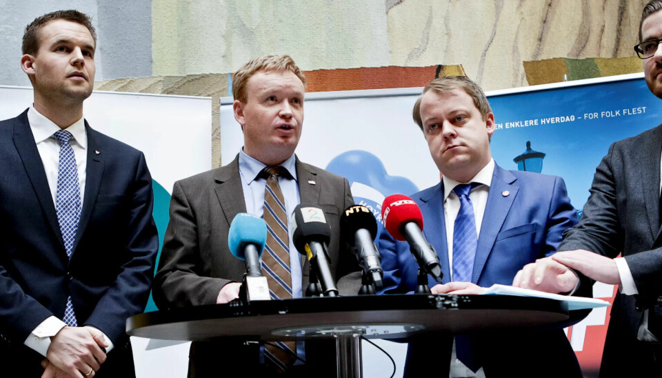Kjell Ingolf Ropstad (KrF), Arve Kambe,(H), Erlend Wiborg, (FrP) og Sveinung Rotevatn (V) la fram at man i forslaget til ny arbeidsmiljølov har krav på fast stilling etter tre år i midlertidig stilling. Men det gjelder ikke alle. Kjell Ingolf Ropstad (KrF), Arve Kambe,(H), Erlend Wiborg, (FrP) og Sveinung Rotevatn (V) la fram at man i forslaget til ny arbeidsmiljølov har krav på fast stilling etter tre år i midlertidig stilling. Men det gjelder ikke alle.