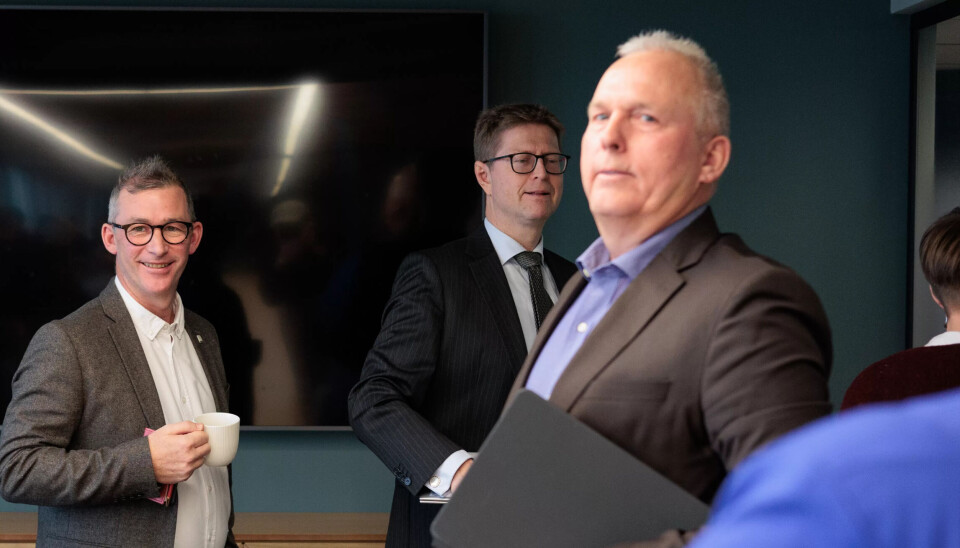 ENIGE: HK-leder Christopher Beckham, mekler Nils Ole Bay og AAF-direktør Knut Nordby. Bildet ble tatt da meklingen startet tirsdag morgen. ENIGE: HK-leder Christopher Beckham, mekler Nils Ole Bay og AAF-direktør Knut Nordby. Bildet ble tatt da meklingen startet tirsdag morgen.