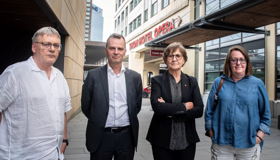 OVERTID: Over sju timer etter fristen mekler fra v. nestleder Odd Haldgeir Larsen, daglig leder i LO Kommune Pål Skarsbak, forhandlingsleder Mette Nord og AU-medlem i Fagforbundet Anne Green Nilsen fortsatt. OVERTID: Over sju timer etter fristen mekler fra v. nestleder Odd Haldgeir Larsen, daglig leder i LO Kommune Pål Skarsbak, forhandlingsleder Mette Nord og AU-medlem i Fagforbundet Anne Green Nilsen fortsatt.