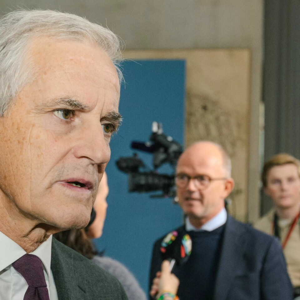 Statsminister Jonas Gahr Støre fikk anledning til å møte partene i arbeidslivet, blant annet NHO-sjef Ole Erik Almlid (i bakgrunnen) for å få gjennomtenkte reaksjoner på statsbudsjettet. Statsminister Jonas Gahr Støre fikk anledning til å møte partene i arbeidslivet, blant annet NHO-sjef Ole Erik Almlid (i bakgrunnen) for å få gjennomtenkte reaksjoner på statsbudsjettet.