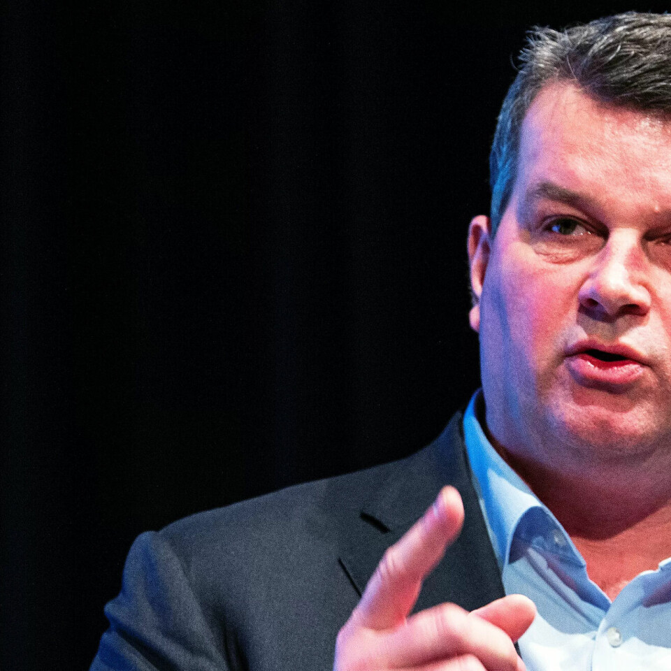 LO-leder Hans-Christian Gabrielsen er ikke imponert over at Høyre nå går inn for pensjon fra første krone. LO-leder Hans-Christian Gabrielsen er ikke imponert over at Høyre nå går inn for pensjon fra første krone.
