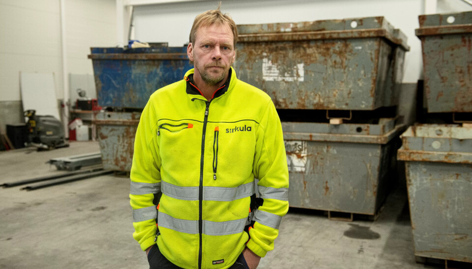 BIDRAR: – Dette gjør at folk som meg kan kjøpe ting en vanligvis ikke har råd til. Og så har det en miljøeffekt. Jeg føler jeg bidrar til begge disse to tingene, sier arbeidsleder Jan Finborud. BIDRAR: – Dette gjør at folk som meg kan kjøpe ting en vanligvis ikke har råd til. Og så har det en miljøeffekt. Jeg føler jeg bidrar til begge disse to tingene, sier arbeidsleder Jan Finborud.