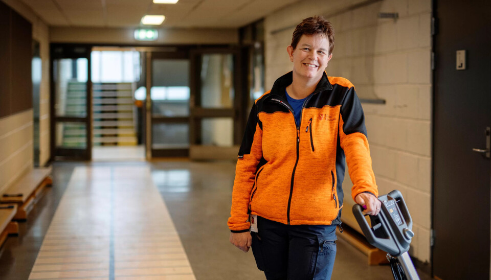 HØYERE STATUS: Renholder Elin Oshaug håper på høyere status for yrket. HØYERE STATUS: Renholder Elin Oshaug håper på høyere status for yrket.