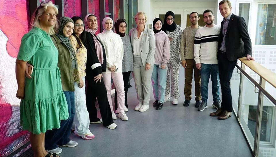 PÅ PLASS: Studentene sammen med representanter for Universitetet i Oslo, som har invitert dem hit. PÅ PLASS: Studentene sammen med representanter for Universitetet i Oslo, som har invitert dem hit.