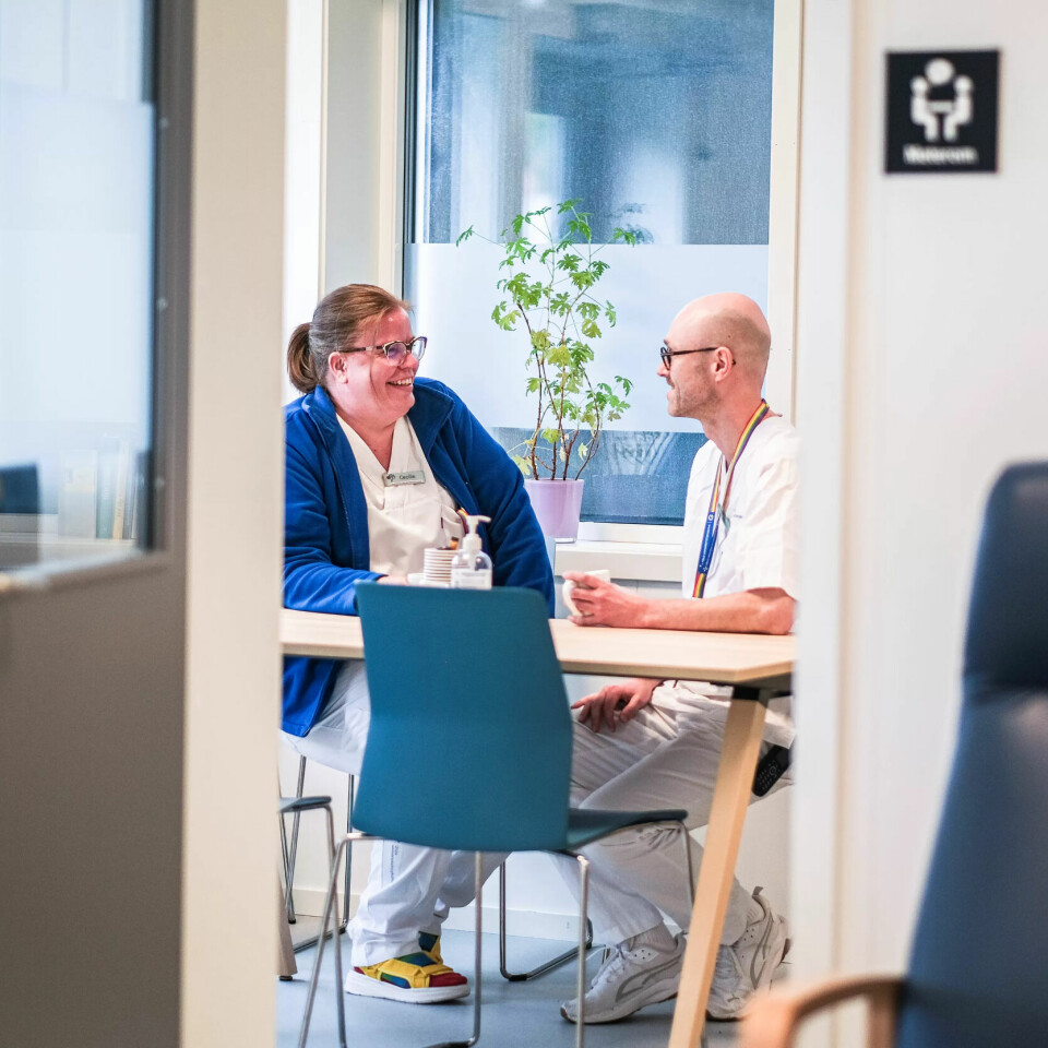 SKADEREDUKJSON: – Vi befinner oss i skjæringspunktet mellom behandling og skadereduksjon. Med denne pasientgruppa kan man ikke forvente endring over natta, sier Cecilie Telnes. Her med kollega Rune Naglestad. SKADEREDUKJSON: – Vi befinner oss i skjæringspunktet mellom behandling og skadereduksjon. Med denne pasientgruppa kan man ikke forvente endring over natta, sier Cecilie Telnes. Her med kollega Rune Naglestad.