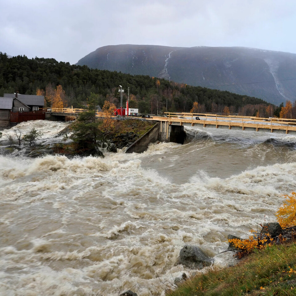SLO HARDT YIL: På kort tid var vannføring i elva langt større enn først fryktet. SLO HARDT YIL: På kort tid var vannføring i elva langt større enn først fryktet.