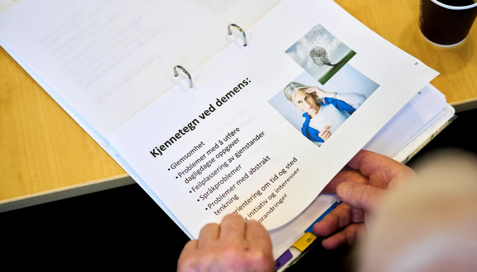 Bruk permen til å snakke med dine nærmeste, er oppfordringen fra demensskolen. Bruk permen til å snakke med dine nærmeste, er oppfordringen fra demensskolen.