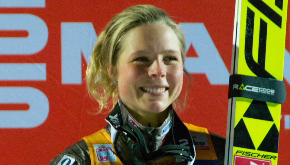 Maren Lundby glad etter WC-seieren på Lillehammer. Maren Lundby glad etter WC-seieren på Lillehammer.
