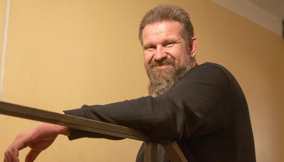 HØYT OVER SCENEN: Eric Marks er en av tre loftsmestre på Nationaltheatret. Han ser forestillingene i fugleperspektiv. HØYT OVER SCENEN: Eric Marks er en av tre loftsmestre på Nationaltheatret. Han ser forestillingene i fugleperspektiv.