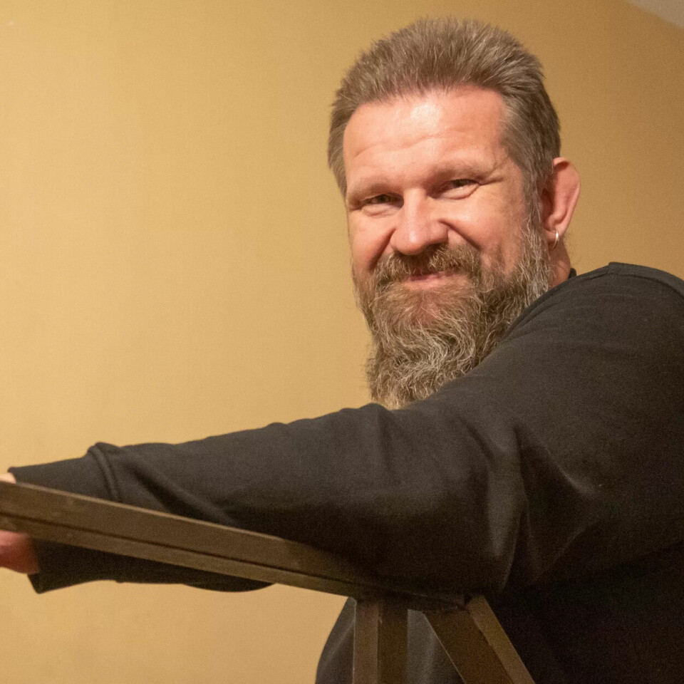 HØYT OVER SCENEN: Eric Marks er en av tre loftsmestre på Nationaltheatret. Han ser forestillingene i fugleperspektiv. HØYT OVER SCENEN: Eric Marks er en av tre loftsmestre på Nationaltheatret. Han ser forestillingene i fugleperspektiv.