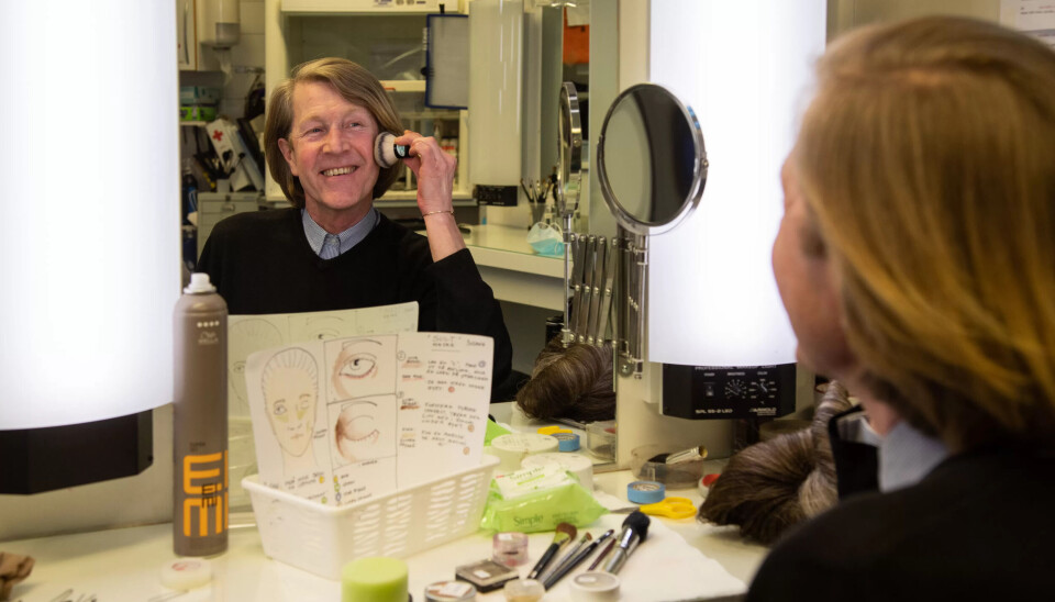 KVALITET: Foran hver forestilling må maskene gjenskapes og med samme kvalitet, påpeker John Einar Hagen. KVALITET: Foran hver forestilling må maskene gjenskapes og med samme kvalitet, påpeker John Einar Hagen.