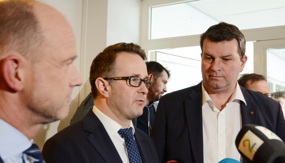 NHO-direktør Ole Erik Almlid, riksmekler Mats Wilhelm Ruland og LO-leder Hans-Christian Gabrielsen etter mellomoppgjøret i 2019. NHO-direktør Ole Erik Almlid, riksmekler Mats Wilhelm Ruland og LO-leder Hans-Christian Gabrielsen etter mellomoppgjøret i 2019.