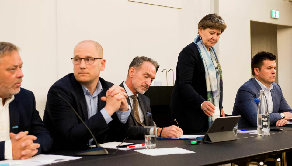 KLOKKEN TIKKER: Innen midnatt 30. april skal disse prøve å bli enige. Fra venstre: Erik Kollerud som forhandler for YS Kommune, Steffen Handal fra Unio, Tor Arne Gangsø fra KS, Mette Nord fra LO Kommune, Jan Olav Birkenhagen fra Akademikerne KLOKKEN TIKKER: Innen midnatt 30. april skal disse prøve å bli enige. Fra venstre: Erik Kollerud som forhandler for YS Kommune, Steffen Handal fra Unio, Tor Arne Gangsø fra KS, Mette Nord fra LO Kommune, Jan Olav Birkenhagen fra Akademikerne
