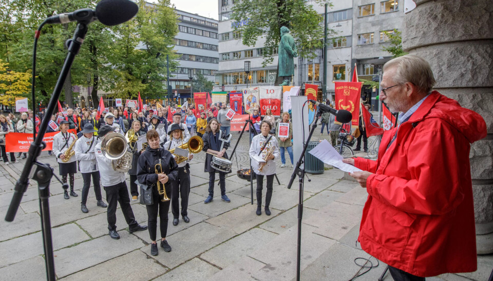 KULTURSTREIK: Fra kulturmarsjen i Oslo. LO-sekretær Terje I. Olsson holdt appell. KULTURSTREIK: Fra kulturmarsjen i Oslo. LO-sekretær Terje I. Olsson holdt appell.