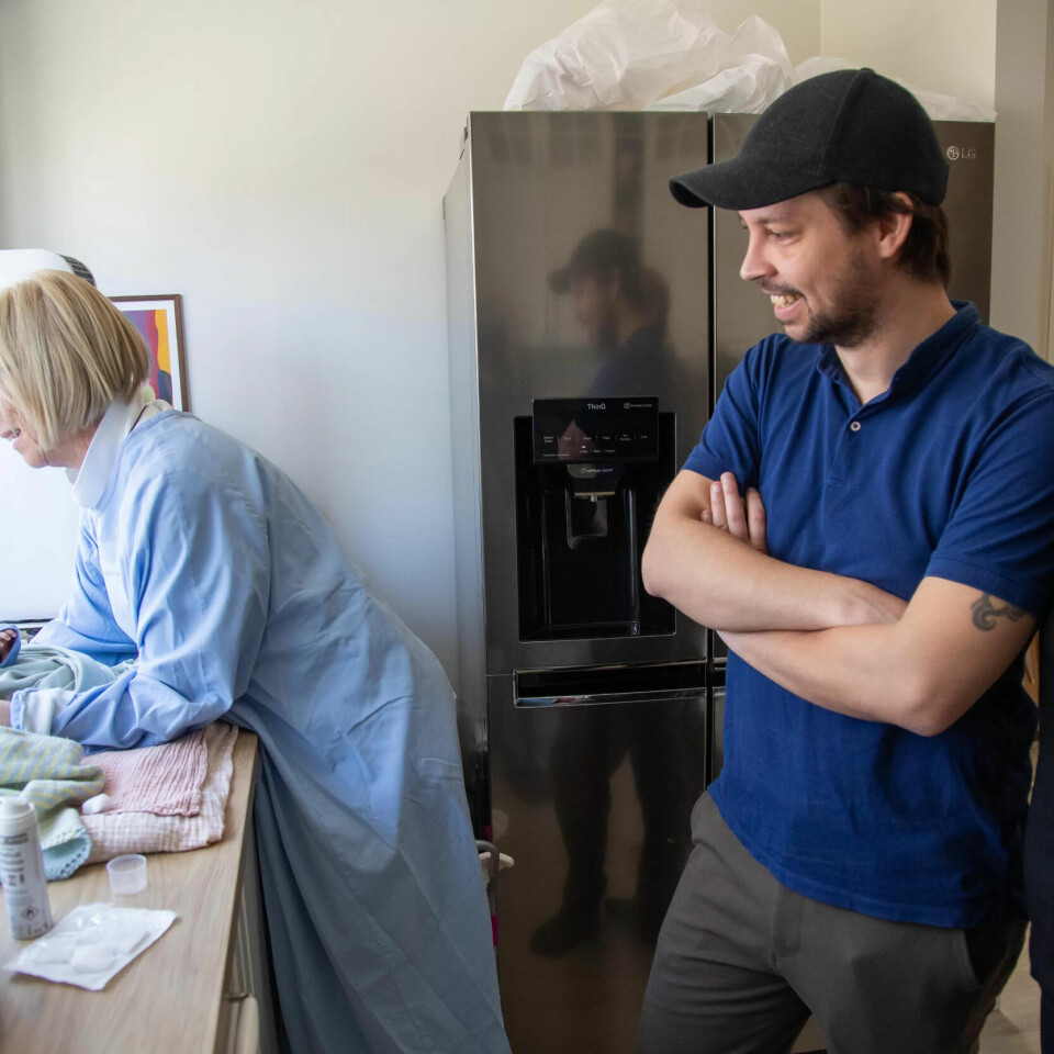FORELDRELYKKE: Pappa Thomas Myrvang og mamma Karin Danielsson er veldig fornøyd med tilbudet om hjemmesykehus. FORELDRELYKKE: Pappa Thomas Myrvang og mamma Karin Danielsson er veldig fornøyd med tilbudet om hjemmesykehus.