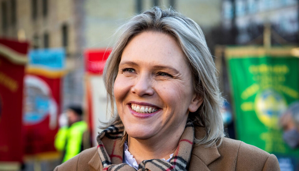 Sylvi Listhaug og Frp vinner terreng til venstresida, og er nå jevnstore med Arbeiderpartiet. Sylvi Listhaug og Frp vinner terreng til venstresida, og er nå jevnstore med Arbeiderpartiet.