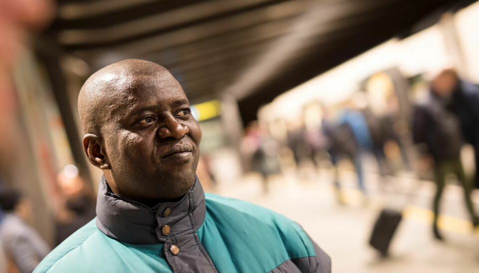 Candido Silveiro er gledesstrålende. I flere år har han levd på sultelønn som renholdsvikar. Nå har han blitt bussjåfør og har nesten full jobb. Candido Silveiro er gledesstrålende. I flere år har han levd på sultelønn som renholdsvikar. Nå har han blitt bussjåfør og har nesten full jobb.