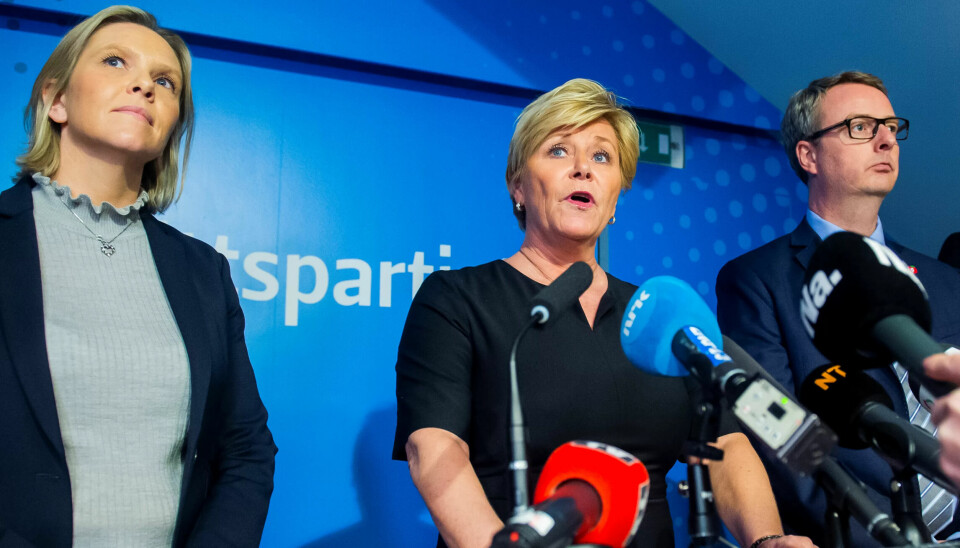 Terje Søviknes (til høyre) er en av dem som ikke skal tilbake til Stortinget når Frp forlater regjering. Det skal derimot Siv Jensen (i midten) og Sylvi Listhaug (til venstre). Terje Søviknes (til høyre) er en av dem som ikke skal tilbake til Stortinget når Frp forlater regjering. Det skal derimot Siv Jensen (i midten) og Sylvi Listhaug (til venstre).