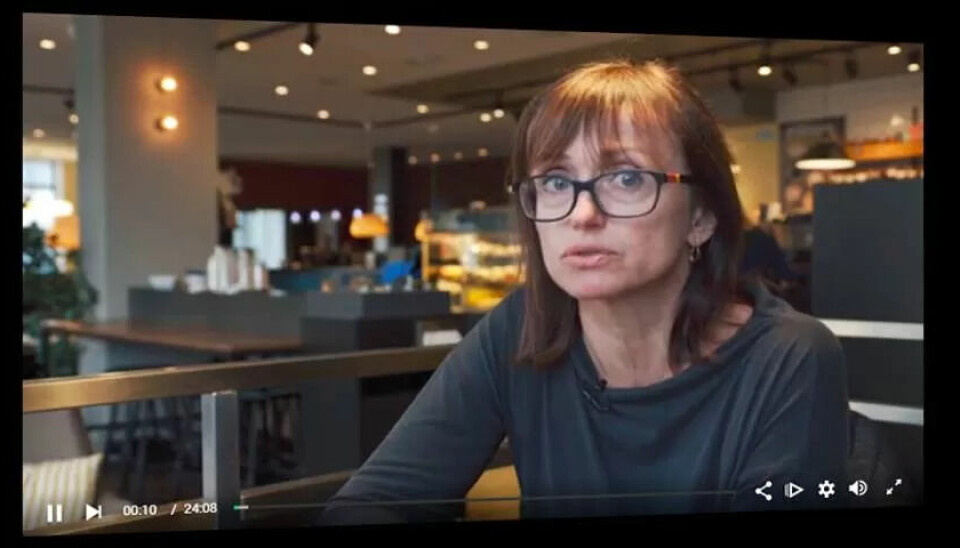 Den litauiske sykepleieren Vaiva forteller at hun måtte betale bot til bemanningsbyrået Orange - fordi hun sluttet før to års jobbing for selskapet. Den litauiske sykepleieren Vaiva forteller at hun måtte betale bot til bemanningsbyrået Orange - fordi hun sluttet før to års jobbing for selskapet.