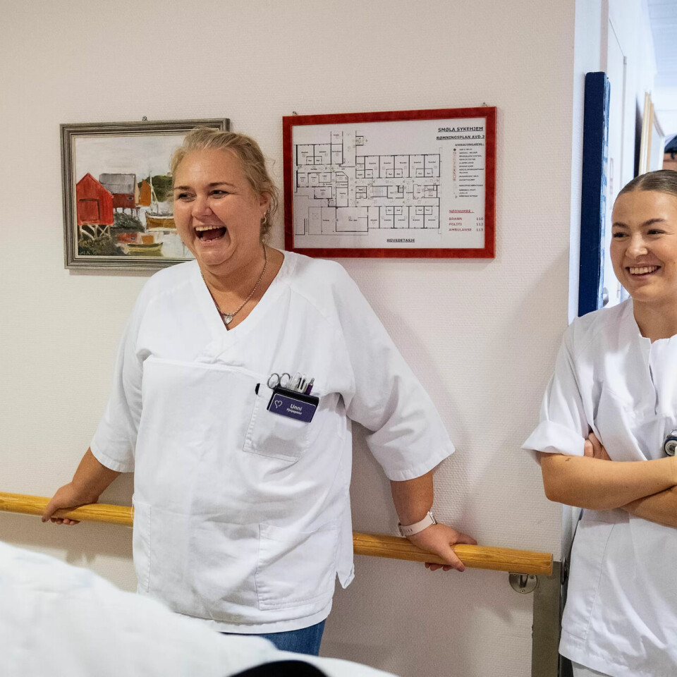 Hjelpepleier Unni Betten og sykepleier Amanda Roksvåg setter pris på hverandres innsats på jobb. Hjelpepleier Unni Betten og sykepleier Amanda Roksvåg setter pris på hverandres innsats på jobb.
