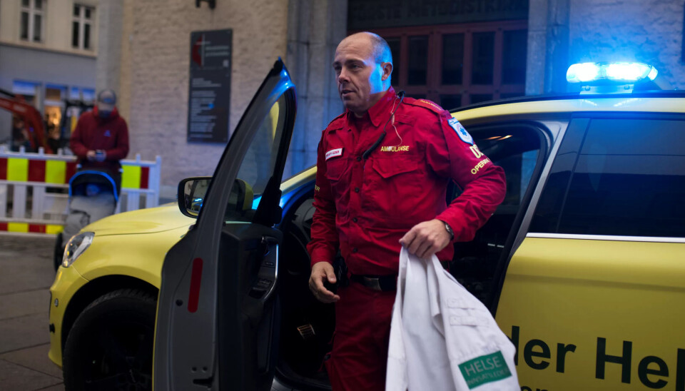 Operativ leder Pål Lystad forventer ikke at andre ville ha gjort det samme som ham under ambulanskapringen tirsdag. Fagbladet møtte han på jobb denne uken. Her tar han på seg den hvite vesten som signaliserer at han han er innsatsleder for helse, idet han ankommer et skadested i Oslo. Operativ leder Pål Lystad forventer ikke at andre ville ha gjort det samme som ham under ambulanskapringen tirsdag. Fagbladet møtte han på jobb denne uken. Her tar han på seg den hvite vesten som signaliserer at han han er innsatsleder for helse, idet han ankommer et skadested i Oslo.