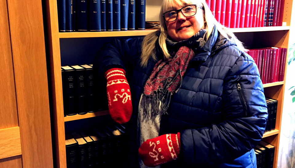 – Jeg er stolt bruker av vottene gjennom hele vinteren både på jobb og privat, sier Tove Randi Olsen. – Jeg er stolt bruker av vottene gjennom hele vinteren både på jobb og privat, sier Tove Randi Olsen.