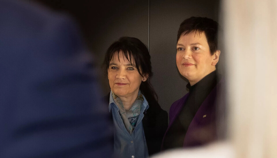 ENIGE: Forhandlingslederne Anne-Kari Bratten (t.v., Spekter) og Henriette Jevnaker (LO Stat) ble enige om den sentrale delen av Spekter-oppgjøret etter en dag med forhandlinger. ENIGE: Forhandlingslederne Anne-Kari Bratten (t.v., Spekter) og Henriette Jevnaker (LO Stat) ble enige om den sentrale delen av Spekter-oppgjøret etter en dag med forhandlinger.