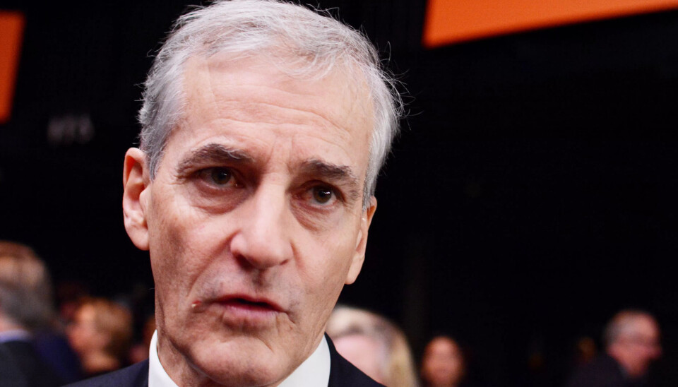 Ap-leder Jonas Gahr Støre ber regjeringen om å forlenge permitteringsperioden ut året for å unngå å sette norske jobber i fare. Ap-leder Jonas Gahr Støre ber regjeringen om å forlenge permitteringsperioden ut året for å unngå å sette norske jobber i fare.