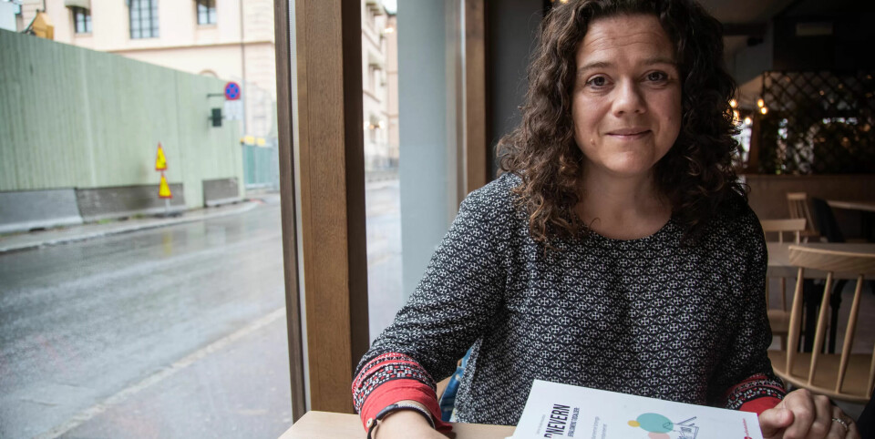 – De rødgrønne partiene skal ikke få lov å glemme at en tillitsreform også må gjelde barnevernet, sier forfatter av den ferske rapporten «Barnevern i markedsliberalismens tidsalder» og rådgiver i alliansen For velferdsstaten, Cathrine Strindin Amundsen. – De rødgrønne partiene skal ikke få lov å glemme at en tillitsreform også må gjelde barnevernet, sier forfatter av den ferske rapporten «Barnevern i markedsliberalismens tidsalder» og rådgiver i alliansen For velferdsstaten, Cathrine Strindin Amundsen.