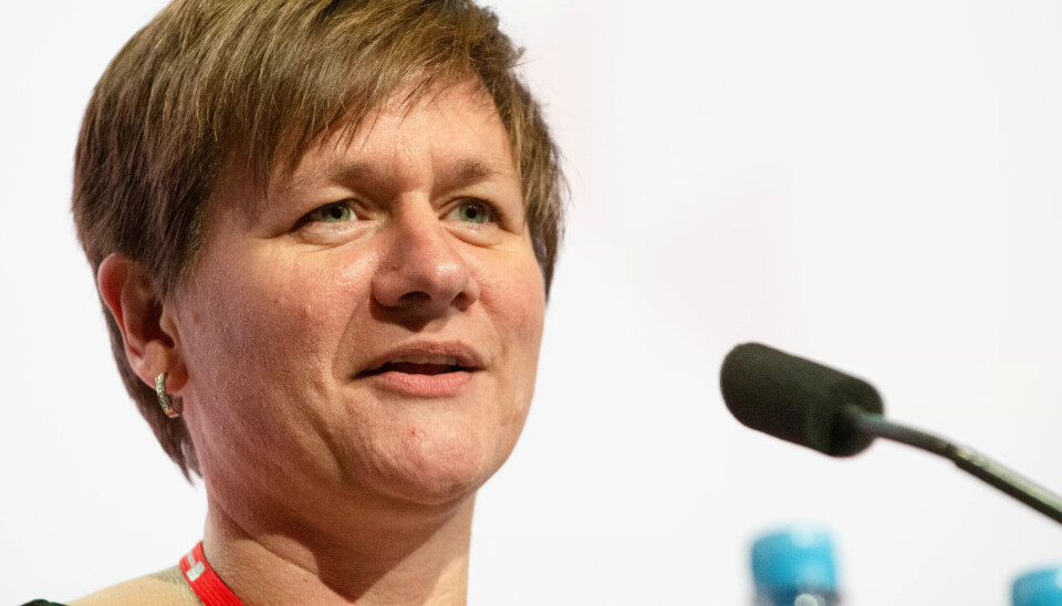 I SPAGAT: Helene Skeibrok er opptatt av å beholde forhandlingsmakt lokalt, men samtidig ser hun at noen tillitsvalgte blir presset av arbeidsgiver. I SPAGAT: Helene Skeibrok er opptatt av å beholde forhandlingsmakt lokalt, men samtidig ser hun at noen tillitsvalgte blir presset av arbeidsgiver.