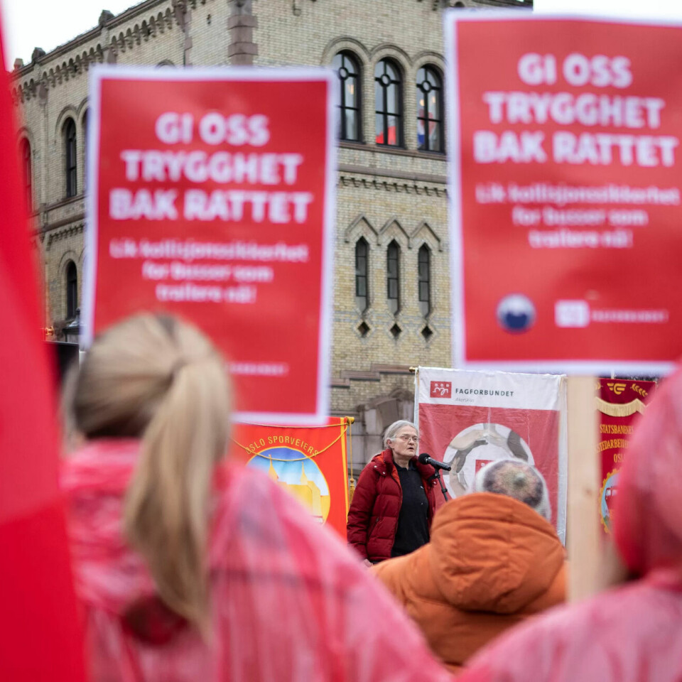 Marit Sauge, leder av Bussklubben i Oslo Sporveiers Arbeiderforening, sier sikkerheten til sjåførene må være noe alle har interesse av å gjøre noe med. Marit Sauge, leder av Bussklubben i Oslo Sporveiers Arbeiderforening, sier sikkerheten til sjåførene må være noe alle har interesse av å gjøre noe med.