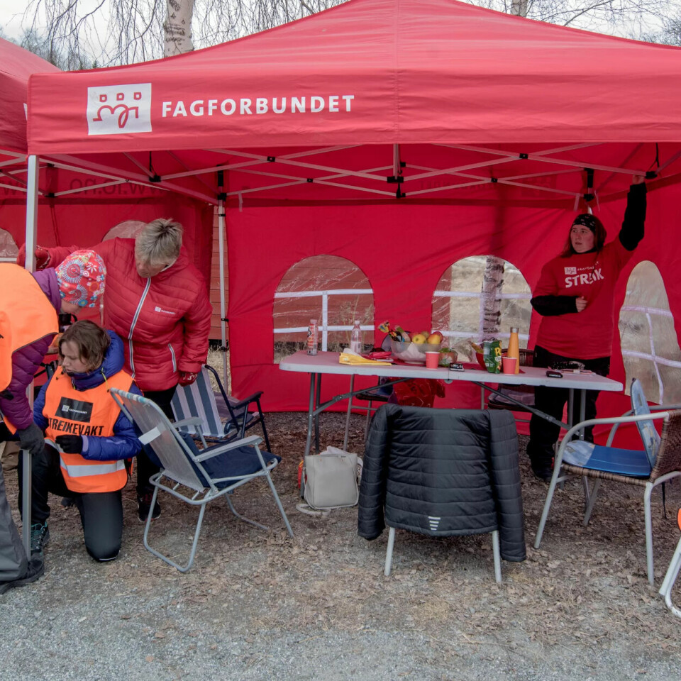 STREIKET: Nå har tre av dem som deltok i streiken mottatt oppsigelse. STREIKET: Nå har tre av dem som deltok i streiken mottatt oppsigelse.