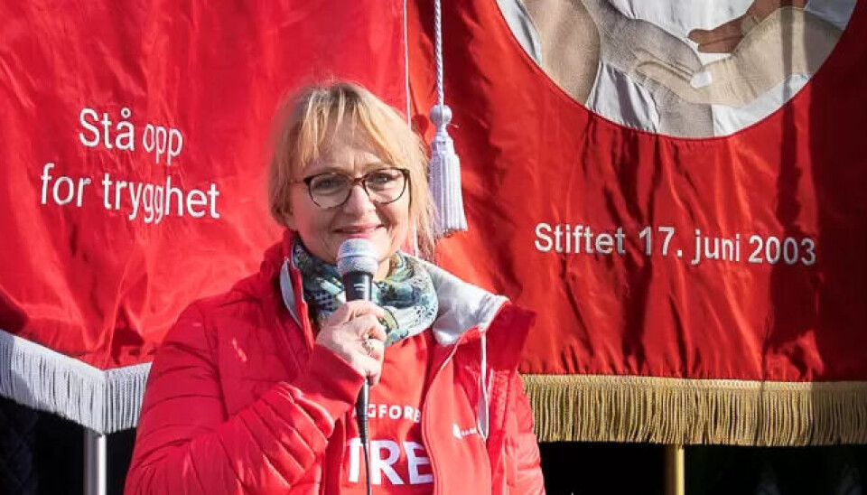 OPPFORDRER: Selv hadde Fagforbundet-topp Iren Mari Luther mange sommerjobber, helt fra hun var 11 år, som blant annet jordbærplukker, renholder og vakt på en cellulosefabrikk. OPPFORDRER: Selv hadde Fagforbundet-topp Iren Mari Luther mange sommerjobber, helt fra hun var 11 år, som blant annet jordbærplukker, renholder og vakt på en cellulosefabrikk.