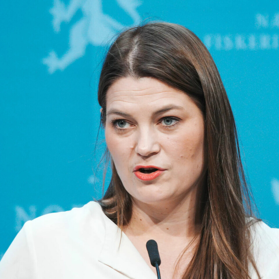 PÅLEGG: Regjeringen pålegger eierne av omstridt Svalbard-eiendom å innhente samtykke før salg. PÅLEGG: Regjeringen pålegger eierne av omstridt Svalbard-eiendom å innhente samtykke før salg.