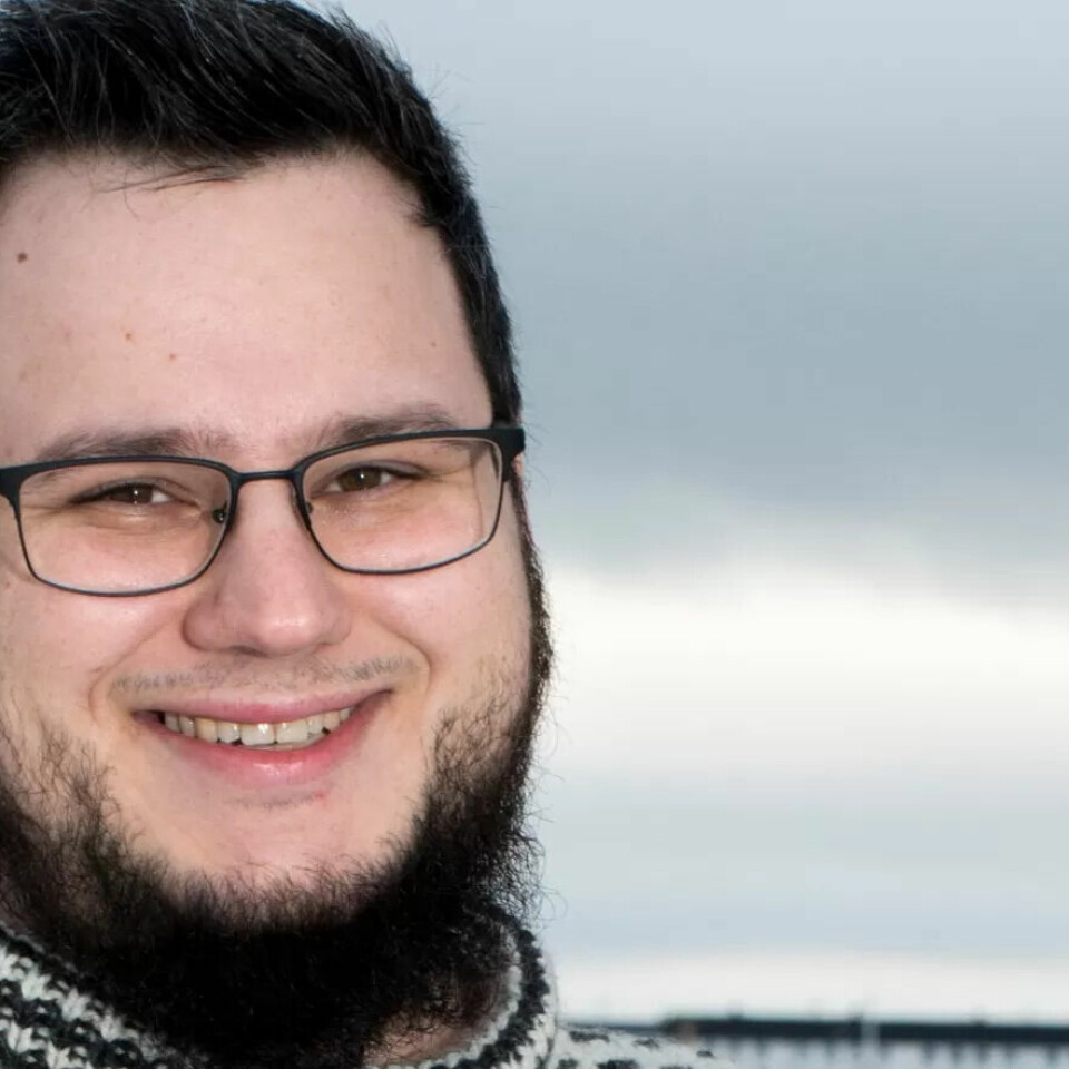 Jonas ertet på seg Vy-advokatene med falsk Twitter-konto: – Det er trasig at vitser på Twitter er det nærmeste vi kommer tog her i nord