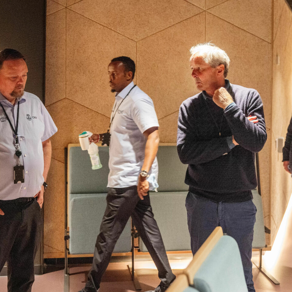 EN AV ALLE: Dugald Hultberg starter dagen i Rådhuset med å møte arbeidsleder Alf Jon Hansen (t.v). Også Mohammed Hussein Ali og Wenche Hansen er klare for arbeidsdagen. Alle tre har sin historie om amfetamin eller heroin. EN AV ALLE: Dugald Hultberg starter dagen i Rådhuset med å møte arbeidsleder Alf Jon Hansen (t.v). Også Mohammed Hussein Ali og Wenche Hansen er klare for arbeidsdagen. Alle tre har sin historie om amfetamin eller heroin.