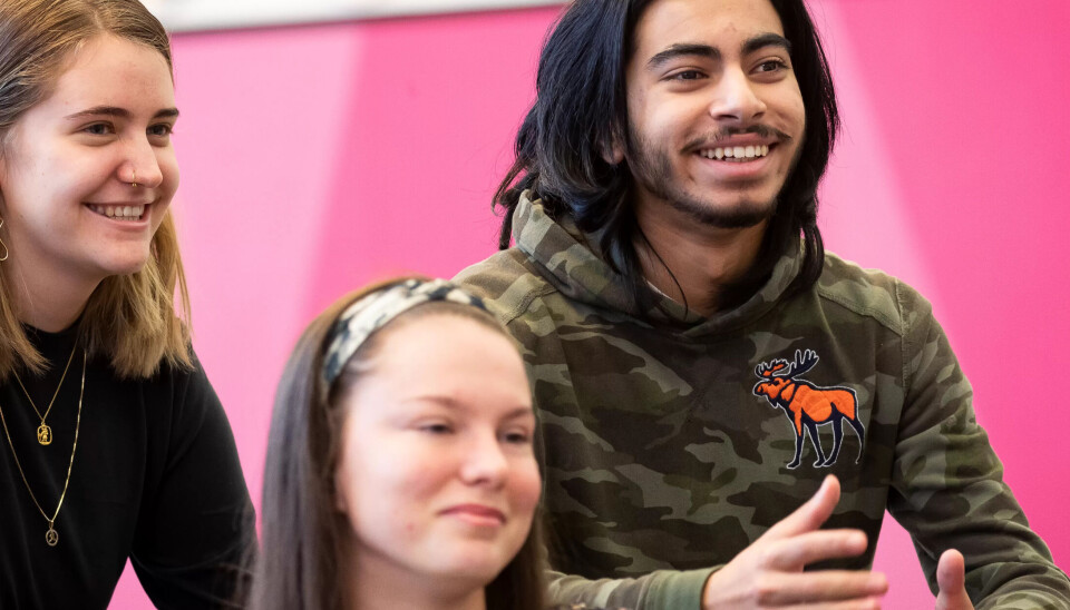 KLARE MÅL: Angelica Cyliva, Justina Jukeniviute og Bilal Sheikh har forskjellig syn på trygghet. For Justina er det viktig med fast jobb for å kunne ta opp boliglån, Aneglica er villig for å gå langt for drømmejobben i en humanitær organsiasjon og Bilal vil ut i en internasjonal bedrift. KLARE MÅL: Angelica Cyliva, Justina Jukeniviute og Bilal Sheikh har forskjellig syn på trygghet. For Justina er det viktig med fast jobb for å kunne ta opp boliglån, Aneglica er villig for å gå langt for drømmejobben i en humanitær organsiasjon og Bilal vil ut i en internasjonal bedrift.