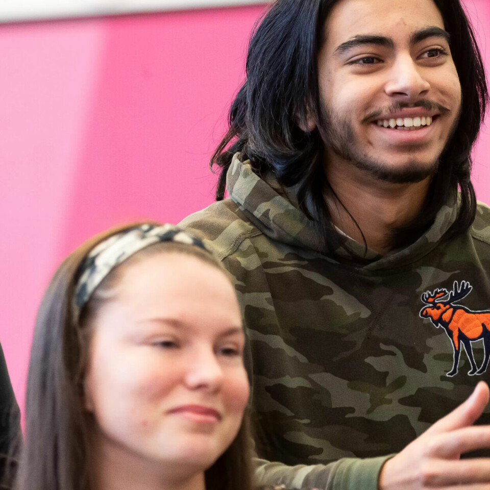 KLARE MÅL: Angelica Cyliva, Justina Jukeniviute og Bilal Sheikh har forskjellig syn på trygghet. For Justina er det viktig med fast jobb for å kunne ta opp boliglån, Aneglica er villig for å gå langt for drømmejobben i en humanitær organsiasjon og Bilal vil ut i en internasjonal bedrift. KLARE MÅL: Angelica Cyliva, Justina Jukeniviute og Bilal Sheikh har forskjellig syn på trygghet. For Justina er det viktig med fast jobb for å kunne ta opp boliglån, Aneglica er villig for å gå langt for drømmejobben i en humanitær organsiasjon og Bilal vil ut i en internasjonal bedrift.