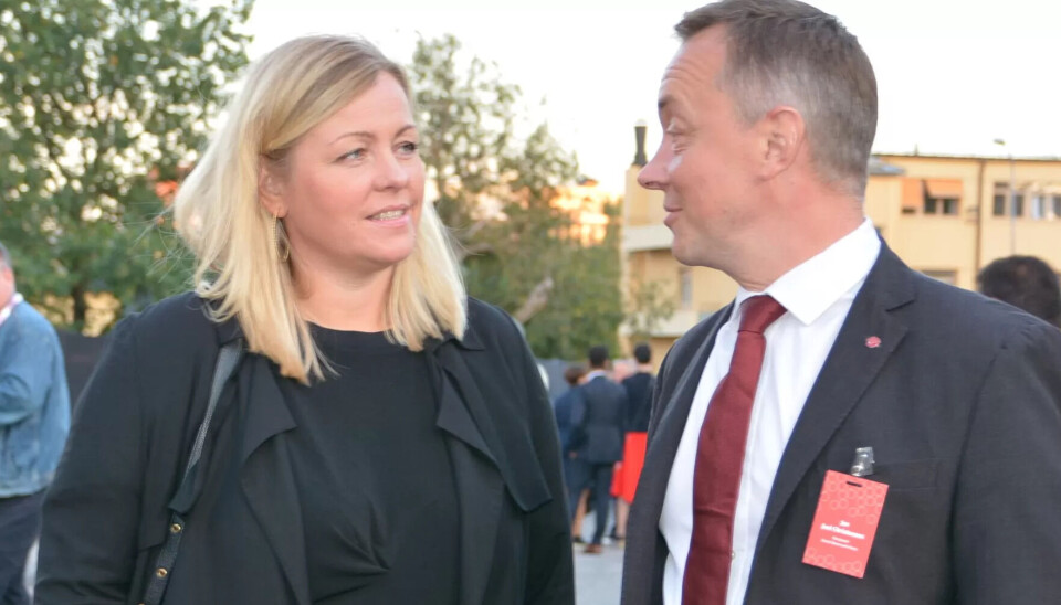 Kjersti Stenseng på valgvaken til Socialdemokraterna. Her sammen med sin danske kollega, Jan Juul Christensen, som er partisekretær for det danske sosialdemokratiske partiet. Kjersti Stenseng på valgvaken til Socialdemokraterna. Her sammen med sin danske kollega, Jan Juul Christensen, som er partisekretær for det danske sosialdemokratiske partiet.