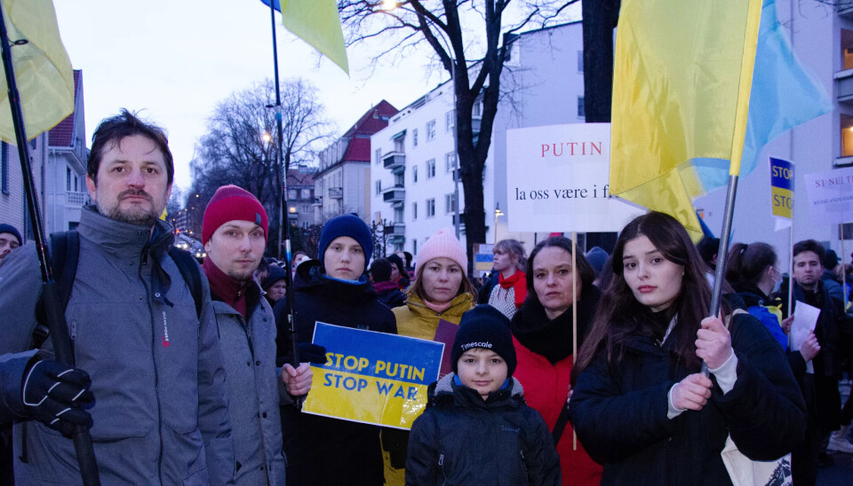 VIL KJEMPE: Sergeiy Zamulko (tv) sier at invasjonen av Ukraina er kampen om Europa. Han demonstrerte sammen med familie og venner foran den russiske ambassaden torsdag. VIL KJEMPE: Sergeiy Zamulko (tv) sier at invasjonen av Ukraina er kampen om Europa. Han demonstrerte sammen med familie og venner foran den russiske ambassaden torsdag.