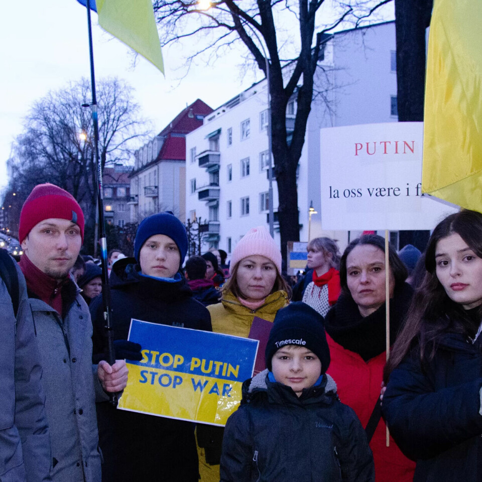 VIL KJEMPE: Sergeiy Zamulko (tv) sier at invasjonen av Ukraina er kampen om Europa. Han demonstrerte sammen med familie og venner foran den russiske ambassaden torsdag. VIL KJEMPE: Sergeiy Zamulko (tv) sier at invasjonen av Ukraina er kampen om Europa. Han demonstrerte sammen med familie og venner foran den russiske ambassaden torsdag.