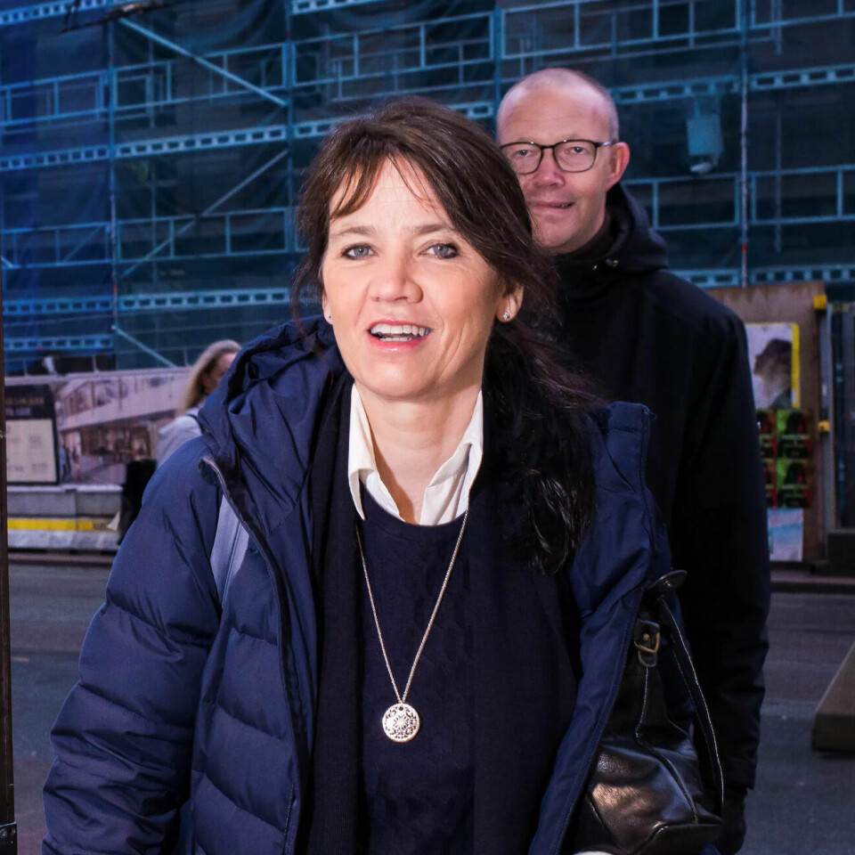 VIL FÅ SLUTT PÅ STREIKEN: – Det er i ferd med å gå ut over arbeidsplassene snart om vi ikke får en løsning, sier Anne-Kari Bratten på vei inn til mekling hos Riksmekleren. VIL FÅ SLUTT PÅ STREIKEN: – Det er i ferd med å gå ut over arbeidsplassene snart om vi ikke får en løsning, sier Anne-Kari Bratten på vei inn til mekling hos Riksmekleren.